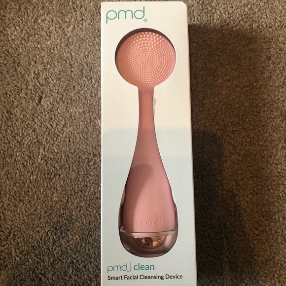 PMD Facial Cleansing Device - Picture 1 of 2